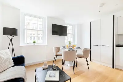 Image de Modern Fitzrovia 1br with Balcony by Soho