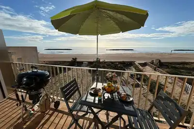 Image de Appartement sur le sable vue mer à Valras-Plage.