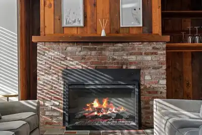 Image de Spacious 4-bedroom townhome with amenities in Waterville Estates.