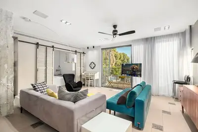 Image de Miklat Bograshov 3br with open View by FeelHome