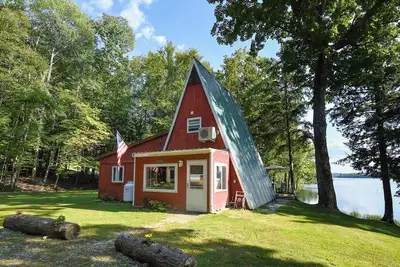 Image de Pet-Friendly Cozy A-Frame Retreat on Norway Lake