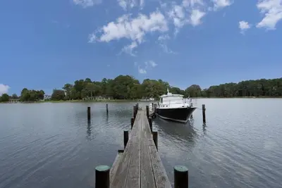 Image de Minutes from Downtown St. Michaels | Guest House | Pool | Private Dock