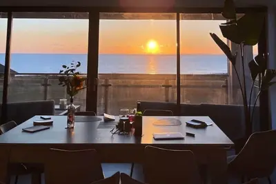 Image de Seafront apartment with spectacular views