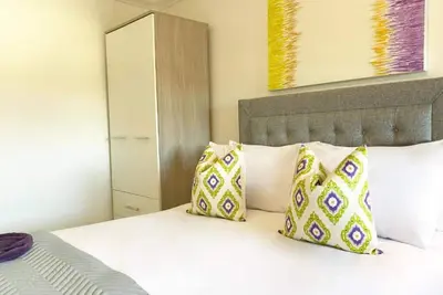 Image de 360 Me1 Sylvia Apts 04 - Modern Stylish 2 Bedroom 2 Bath Apt. 04 in Rochester