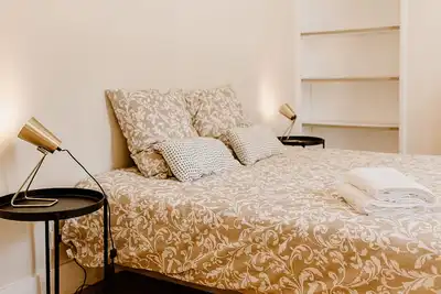 Image de Maison Madeleine, charmante maison de cœur de ville avec extérieur, 12 personnes