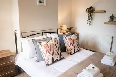 Image de Spacious 4 bed home in Chester - With Parking
