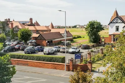 Image de Prime Location! Steps from Royal Liverpool Golf
