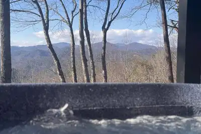 Image de Changes in Altitude - Private, Stunning Sunset with Mountain Views and a Hot Tub