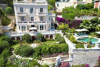 Image de Villa luxueuse -vue mer panoramique-proche mer-piscine- ascenseur-garage-jardin-