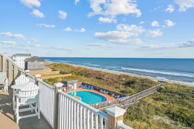 Image de Summer Savings - Oceanfront Condo with Community Pool, Hot Tub, & Beach Access