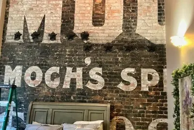 Image de Pet Friendly Gorgeous Downtown Loft Pueblo close to everything!