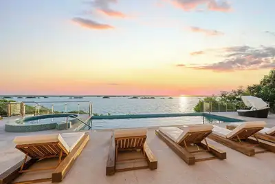 Image de Alta Bella - Oceanfront Villa, Nordic Spa, Concierge