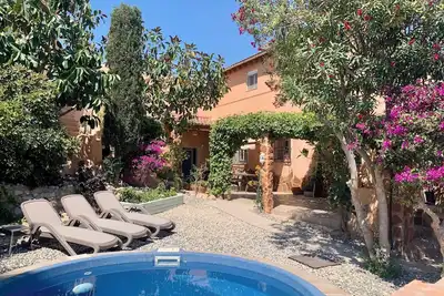 Image de Loma Alta; a unique 19th century cave house with lush garden and private pool
