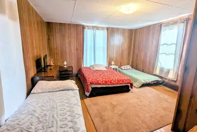 Image de Practical 3 Br House in Oblong, 1 & 1/2 Bathrooms