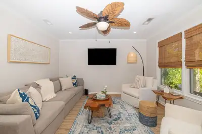 Image de Sunny Haven Retreat near Folly w/ Backyard Oasis!