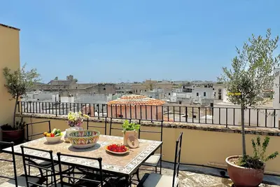 Image de Maison typique avec terrasse en bord de mer au centre d'Otrante - Marea Stays Collection