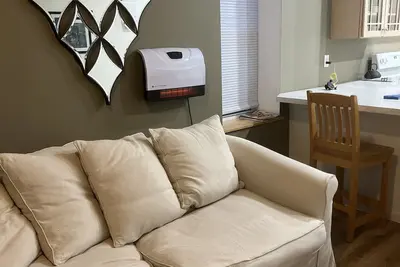 Image de Centrally Located-5g Wifi-Washer & Dryer