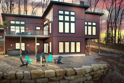 Image de Mountaintop living at one of the highest points in Innsbrook!