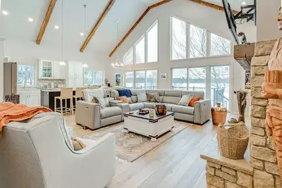 Image de Lakefront Rhinelander Cottage w/ Private Dock!