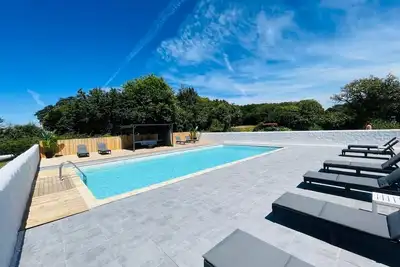 Family friendly gîte set in idyllic countryside w/games barn + 12x6m pool