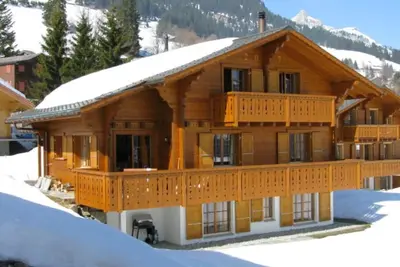Spacious and cosy chalet, close to the main ski lift and resort centre