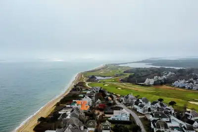 Image de Beachfront condo - 1325 sf on Vineyard Sound in New Seabury\n