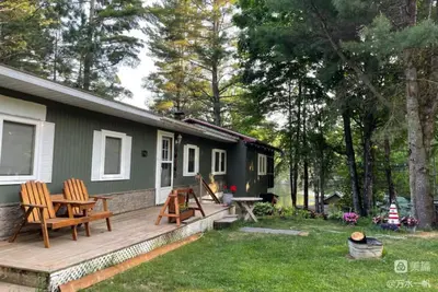 Image de Waterfront Cottage -  Clear Lake Starlink internet Crown Land Great Hike Fishing