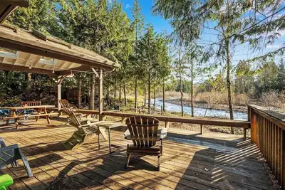 Image de Riverfront Dog-friendly home Hot Tub and Ev Charger