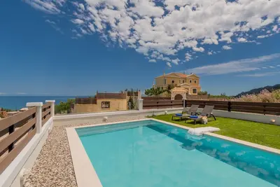 Image de Superb Argassi Villa | 2 Bedrooms | Villa Siesta | Great Sea Views | Close to Beach & Amenities