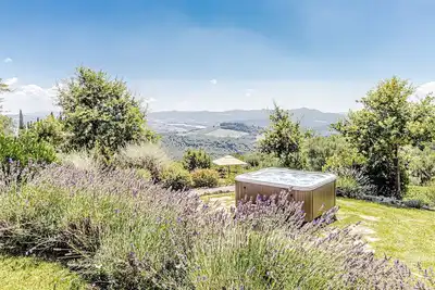 Image de Château La Siroque - Villa de vacances dans un domaine viticole en Toscane