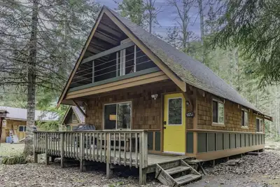 Image de Chalet at Mt. Rainier Entrance with Hot Tub-Ev Charger