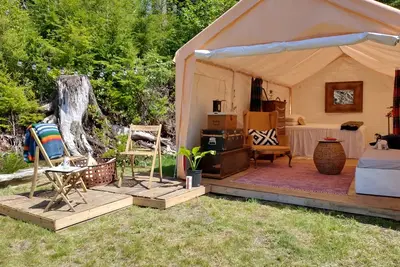 Image de Rain fed Hot Tubs on a Backcountry Lake! Boutique Camping @ 9Mile