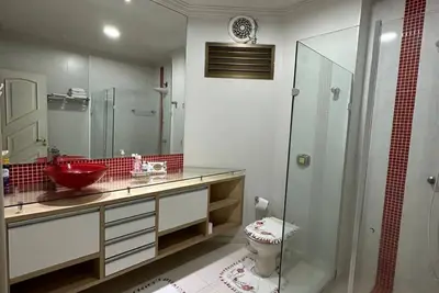 Image de Large and Luxurious Apartment in the Land of the Falls