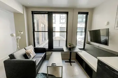 Image de Sleepover: Adorable Studio - Downtown Springfield