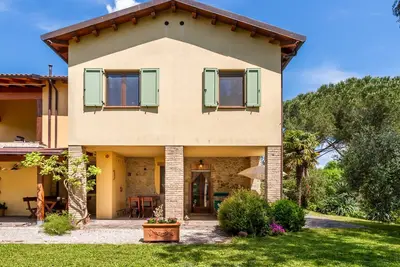 Image de Appartement \"Casa Le Basse - Giuncarico\" avec terrasse privée et Wi-Fi