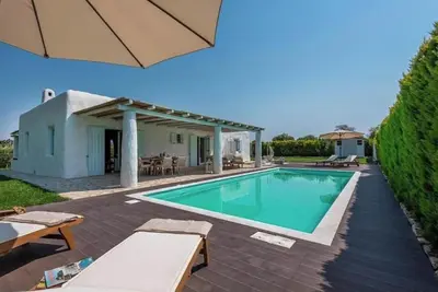 Image de Villa 'Perla Blanca' avec piscine privée, Wi-Fi et climatisation
