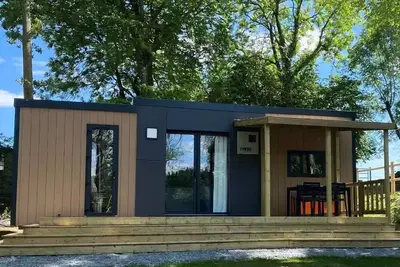 Image de Mobil-home Taos 35m² (2 chambres 2 Sdb) + terrasse au bord de l'étang 4 personnes