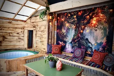 Image de Hot Tub & Pet friendly. A true bed and breakfast. A unique one of a Kind Stay.