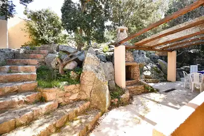 Image de Cottage with large outdoor space and A/C