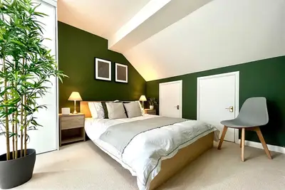 Image de 1 Bed - Sleeps 4 - Parking - 15 mins Gatwick