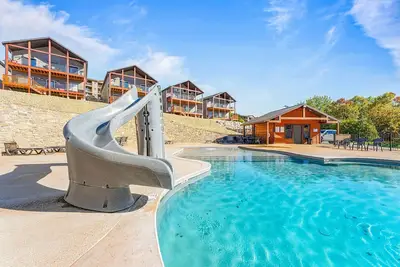 Image de March Sale! Lakefront Cabin directly on Table Rock Lake: w/Pool+Hot Tubs