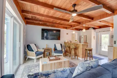 Image de Date Palm Destination: Charming 3br Canal Front Home in Sugarloaf, Dockage & Dog-Friendly Amenities!
