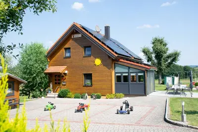 Image de Maison de vacances 'Ferienholzhaus Füßmann' avec vue sur les montagnes, terrasse privée et Wi-Fi