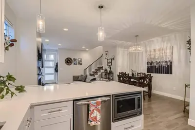 Image de Amazing Townhome w/ Rooftop Deck in W. Denver