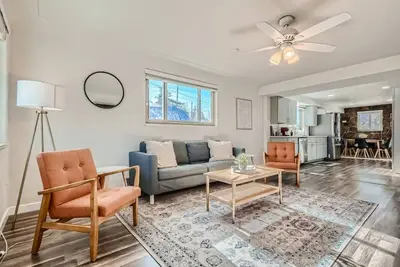 Image de Regis I Tennyson I Sleeps 8 I Red Rocks I Pets