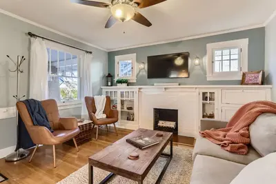 Image de 2bd 2ba Highlands Bungalow I Fire pit I Backyard