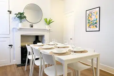 Image de Spacious & stylish 3-bed home in Centre of Canterbury