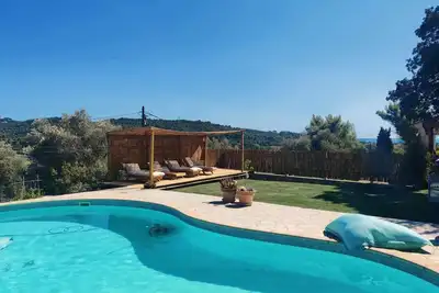 Image de Bastide climatisée avec piscine