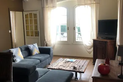 Image de Appartement lumineux, grand terrasse  Marseillan ville 10 minutes de la plage