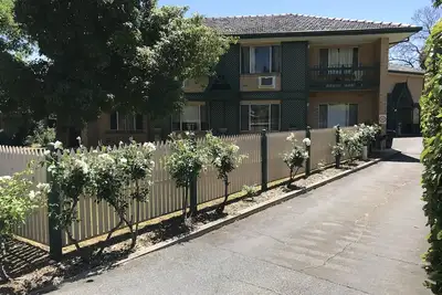 Image de Great/Spacious Two Bedroom Ground Floor Unit Only 5 Minutes From The City!